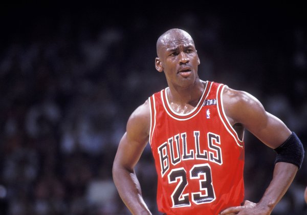 🏆️32年前的今天：约翰-帕克森关键三分 乔丹赢得第一个三连冠