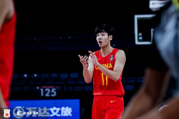 稳定出色发挥！张博源17中8砍下全场最高22分外加8板1助