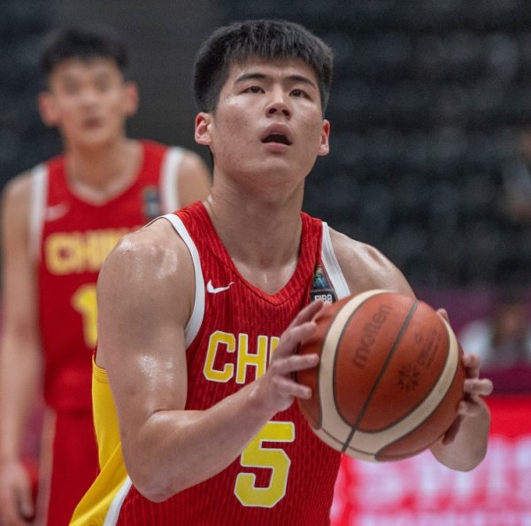 高效输出！陈家政11投7中得到17分6板2助1断 正负值+24