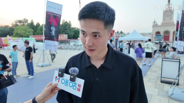 朱松玮：张庆鹏指导目前最强调的点是沟通 运动活动    场  上的呼应