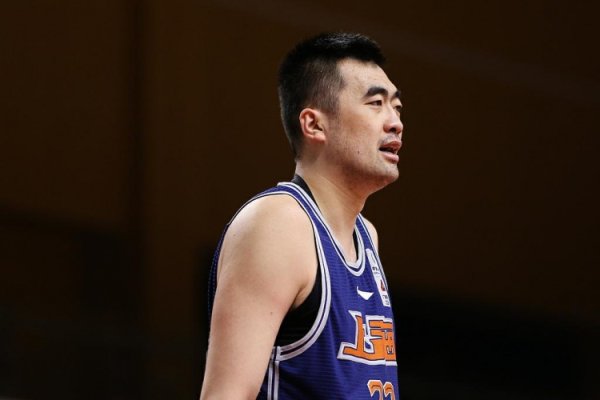 张兆旭：出战时间没那么长的队员要提前准备 不能上去再进入竞技状态