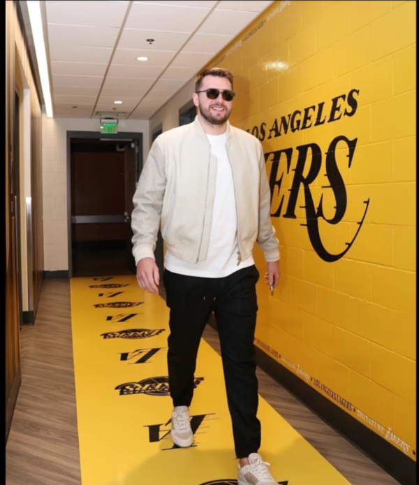 达拉斯独行侠核心卢卡·东契奇已与洛杉矶湖人队达成续约协议 达拉斯独行侠核心卢卡·东契奇已与洛杉矶湖人队达成续约协议