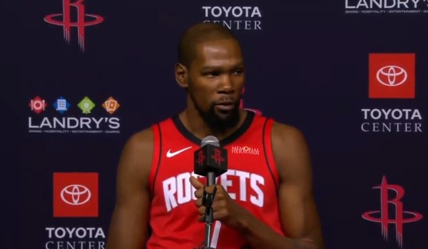 杜兰特：第一次作为火箭球员踏进这座球馆 我感觉非常自然