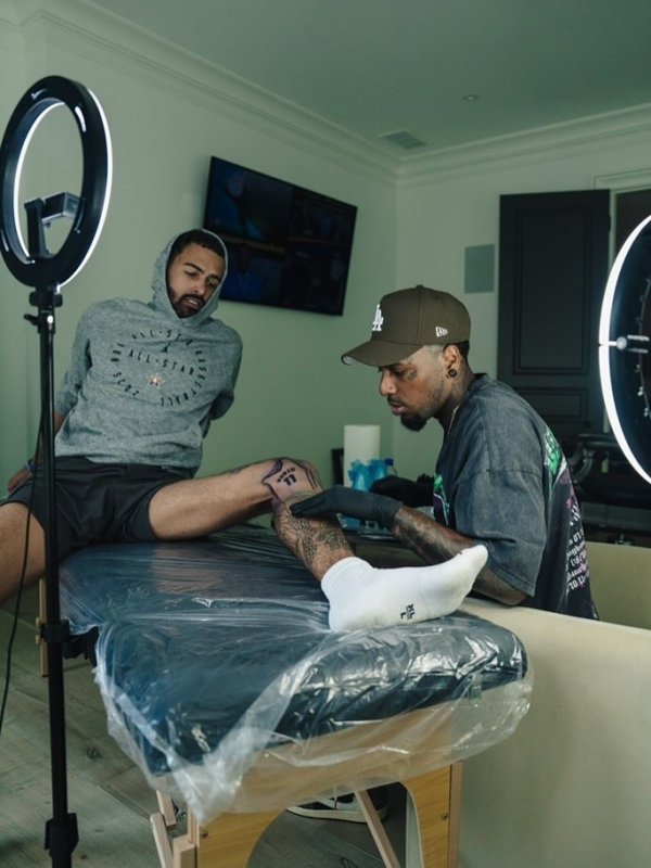 一直都穿11号!特雷-杨新增高中&大学校队运动活动 服 纹身 一直都穿11号!特雷-杨新增高中&大学校队运动活动 服 纹身