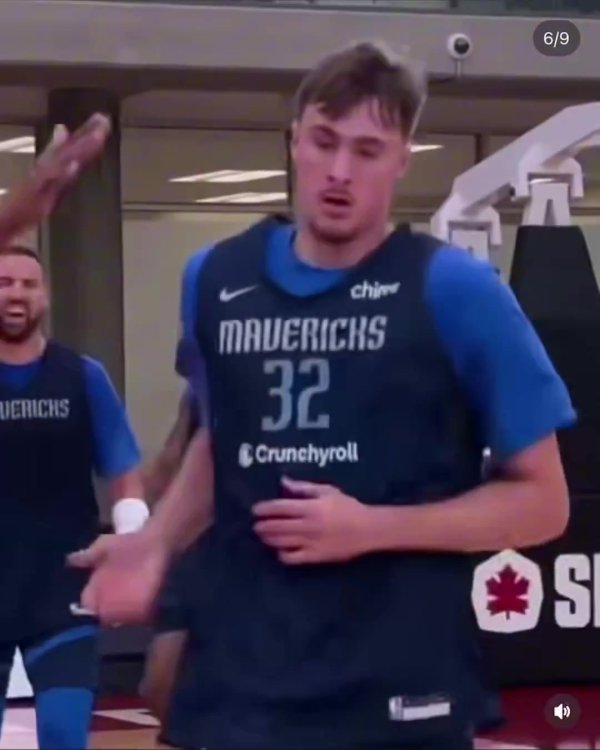 恐怖臂展！弗拉格队内练习  大帽+迎射浓眉！态度非常积极😍