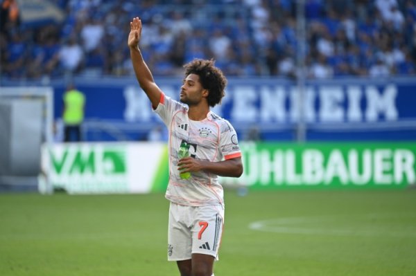 小猪：格纳布里让我想起了穆勒，当对方解围时他能够把球拿下来