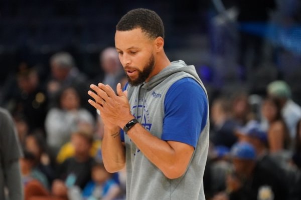 科尔：库里追梦巴特勒霍福德都会出战明天与开拓者的赛事