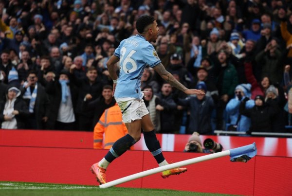 跟队记者: 若萨维尼奥想离队曼城不会阻止, 预计要价超5000万镑 跟队记者: 若萨维尼奥想离队曼城不会阻止, 预计要价超5000万镑