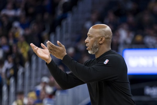 比卢普斯：小个阵形    带来了极大的灵敏度性 攻防两端都很有优势