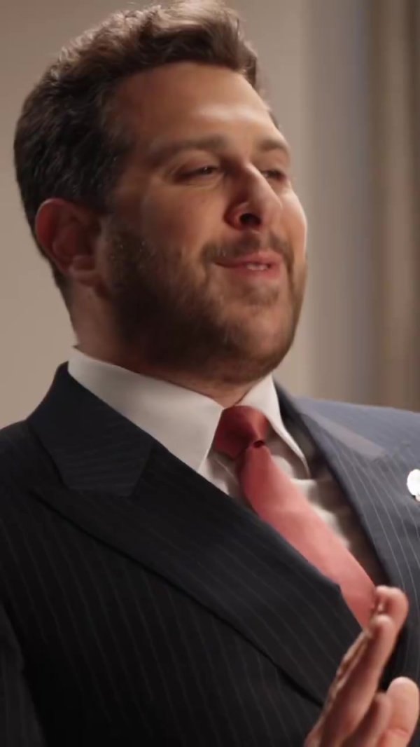 美网友热议吹杨“决定1”:轩尼诗广告+1😂 老詹超级模仿秀! 美网友热议吹杨“决定1”:轩尼诗广告+1😂 老詹超级模仿秀!