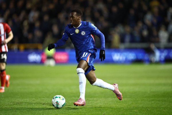 TA:切尔西再次暴露防线弱点,吉滕斯、桑托斯的表现值得肯定 TA:切尔西再次暴露防线弱点,吉滕斯、桑托斯的表现值得肯定