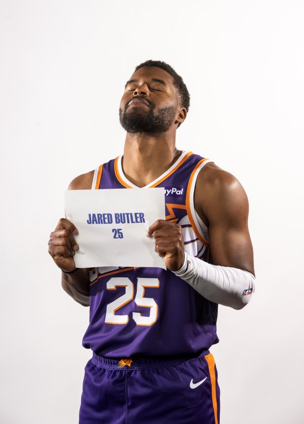 对阵湖人爆砍35分7板9助！名记：太阳已经裁掉了贾里德-巴特勒