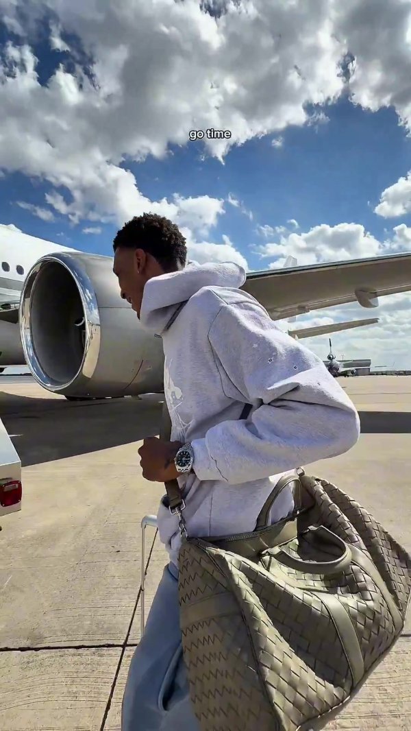 客场应战 战蝉联第一名 第一名 !火箭官推晒球员登机视频:赛季第一站 俄城🛫 客场应战 战蝉联第一名 第一名 !火箭官推晒球员登机视频:赛季第一站 俄城🛫