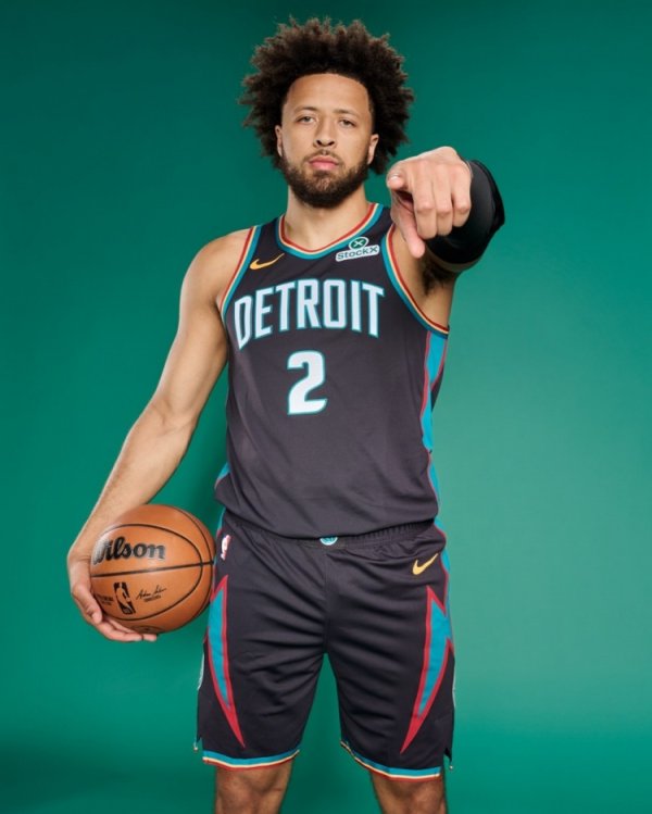 配色新颖!底特律活塞队发布新赛季城市版运动活动 服 ! 配色新颖!底特律活塞队发布新赛季城市版运动活动 服 !