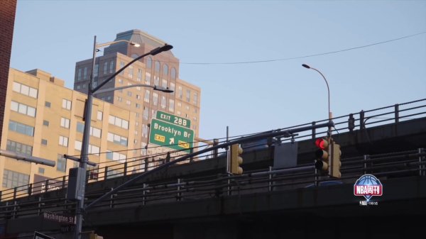 戴隆-夏普：曾凡博学东西很快 传送球  到位 防卫  也积极