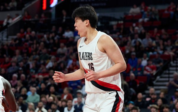 杨瀚森：作为新秀要时刻准备着 大哥们打得好要为他们喝彩助威